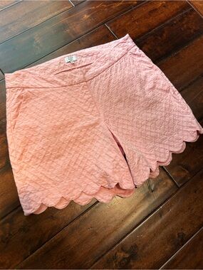 Crow & Ivy - Eyelet Scallop Hem Women's Shorts - Pink